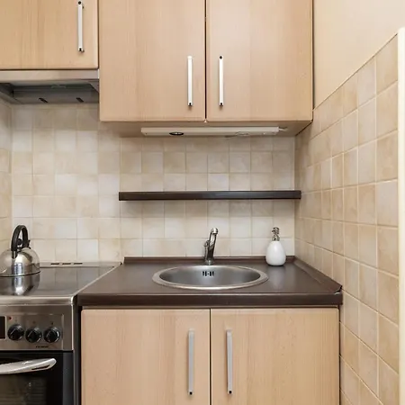 Comfortable With Balcony Located 600 M From The By Renters *