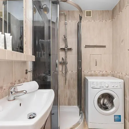 Comfortable With Balcony Located 600 M From The By Renters *